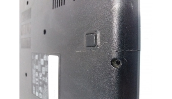 Нижня частина корпуса для ноутбука Acer Aspire E5-511, E5-571, E5-521, E5-551, AP154000100,  Б/В. Пошкоджене одне кріплення, трішини (фото)