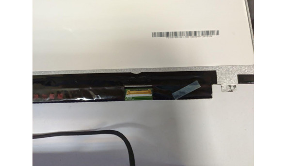 Матриця AU Optronics, B140XTN03.3, 14.0'', LED, HD 1366x768, 30-pin, Slim, б/в, Є декілька засвітів, з правого та лівого боків є подряпини, помітні на всіх кольорах - 310432