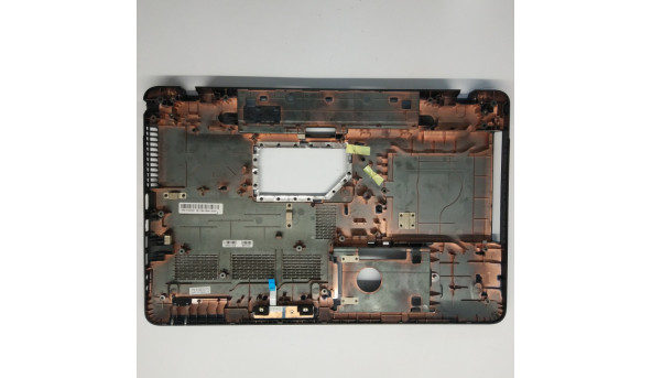 Нижня частина корпуса для ноутбука Toshiba Satellite C670-1CK 17,3" LED, 13no-y4a0a01, Б/В.