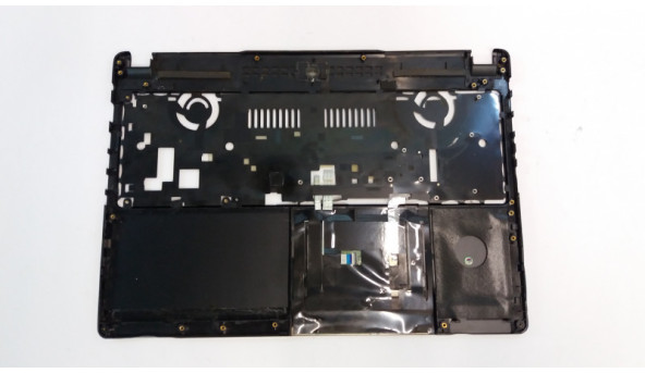 Середня частина корпуса для Gigabyte P35, 6-39-W6701-G21-G1, Б/В. Всі кріплення цілі, вмятини знизу рамки (фото). - 310733