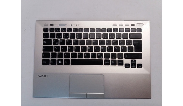 Середня частина корпуса для ноутбука SONY VAIO VPCSB, PCG-4121GM, 024-1DEA-8024, 9Z.N6BBF.00G, 148949751, Б/В, всі кріплення цілі, клавіатура не робоча, має сліди залиття.