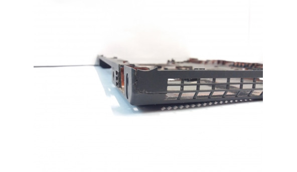 Нижня частина корпуса для ноутбука Lenovo IBM Lenovo ThinkPad T530, 15.6", 60.4QE01.003, Б/В. Зліва зверху трішина, зламана рішітка радіатора. - 310871