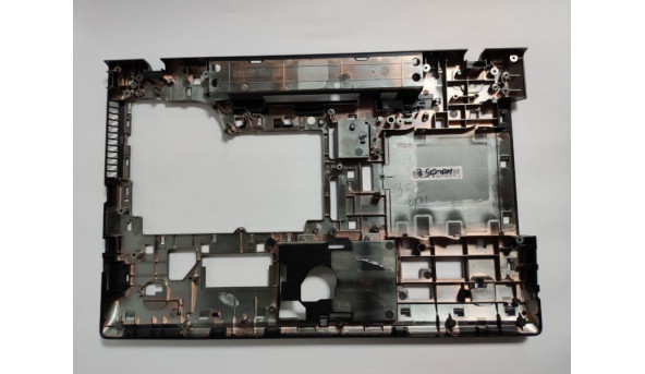 Нижня частина корпуса для ноутбука Lenovo G700, 17.3", 13N0-B5A0701, б/в. В хорошому стані, без пошкодженнь. - 310998