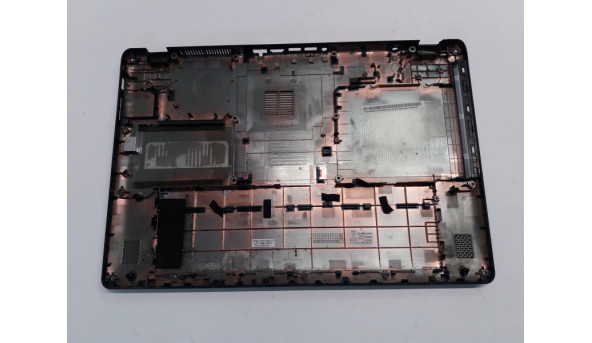 Нижня частина корпуса для ноутбука Acer Aspire ES1-512, ES1-531, ES1-571, PACKARD BELL, ENTG71BM, MS2397, 15.6", 441.03703.XXXX, Б/В, Пошкодження біля лівої завіси (фото).