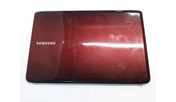 Кришка матриці корпуса для ноутбука Samsung R523, R525, R528, R530, R538, R530, R540, RV510, BA75-02370A, Б/В.   Має потертості та подряпини кріплення всі цілі.