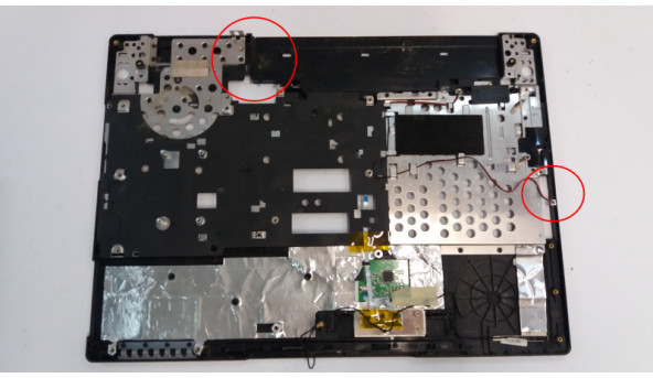 Середня частина для ноутбука MSI GX600, MS-163A, 307-633c52c-h7, Б/В. Трішина в районі батареї та зліва (фото) - 311790