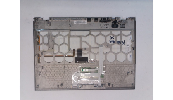 Кришка корпуса разом з петлями, завісами для TOSHIBA Satellite Z830, GM903241911A, Б/В. Всі кріплення цілі, - 311836