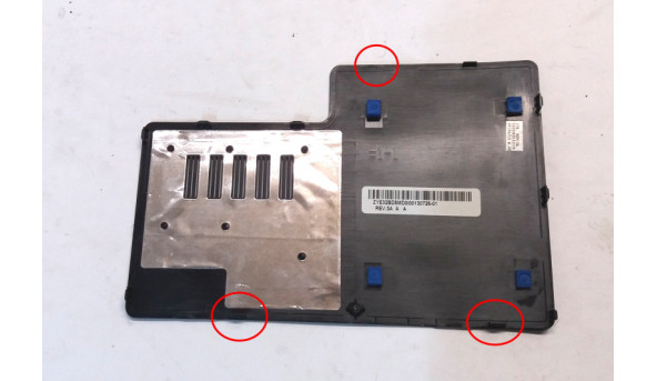Сервісна кришка для ноутбука TOSHIBA C70D, 17,3", ZYE32BD5MD0, Б/В. має пошкоджені кріплення (фото) - 311842