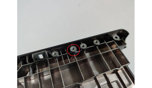 Нижня частина корпуса для ноутбука MSI CX620, MS-1688, 15.6", 681D234Y31A, Б/В. Два кріплення мають маленькі тріщинки (фото)