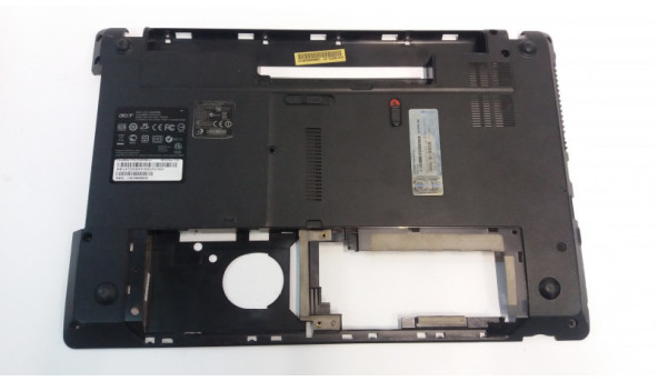 Нижня частина корпуса для ноутбука Acer TravelMate 8572, tsa36zr9batn40220765-01, Б/В. Всі кріплення цілі. Є пошкодження (фото).