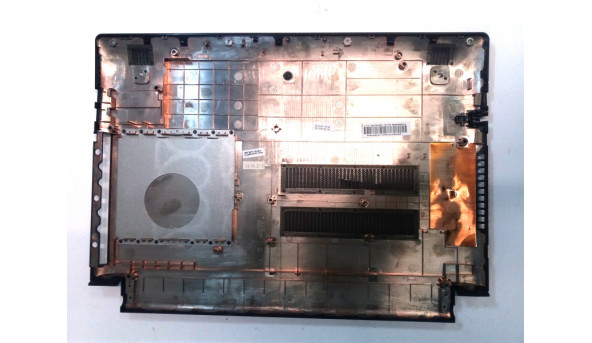 Нижня частина корпуса для ноутбука Lenovo Flex 2-15, 5CB0F76746, Б/В, Має тріщини на вентеляційній решітці (фото) - 312633