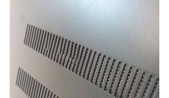 Нижня частина корпуса для ноутбука Lenovo Flex 2-15, 5CB0F76746, Б/В, Має тріщини на вентеляційній решітці (фото) - 312633