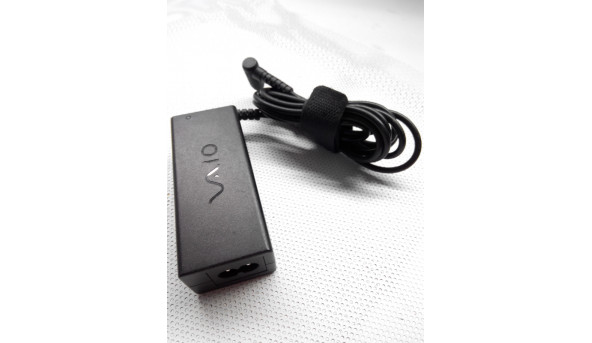 Блок живлення для ноутбука Sony Vaio, 19.5V 2A 39W, NSW24262, 091204-11, VGP-AC19V57, б/в. - 312758