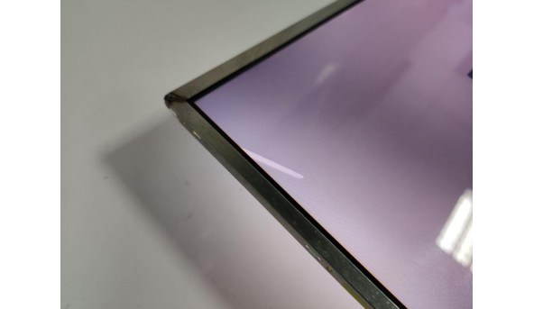 Матриця Samsung, LTN156AT17, 15.6", WideScreen, LED, HD 1366x768, 40 pin, б/в, Є подряпини, з лівого боку є біла полоска (фото), під прямим кутом майже непомітна. Присутні чорні плямки - 312977