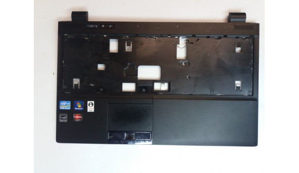 Середня частина корпуса для ноутбука Toshiba Tecra R850, 15.6", gm903103121a-a, gm9030841, б/в. Є потертості, вдарений правий нижній кут.