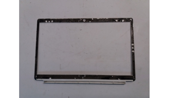Рамка матриці корпуса для ноутбука TrekStor Surfbook A13B, Б/В, всі кріплення цілі, подряпини, потертості.