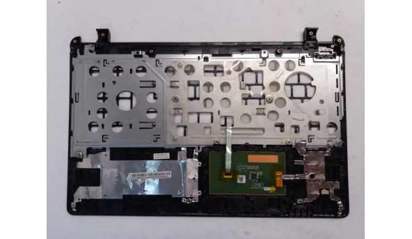 Середня частина корпуса для ноутбука Acer Aspire E1-532G, E1-522G, E1-570G, E1-572G, Packard Bell EasyNote TE69HW, V5WT2, V5WE2, AP0VR000781, FA0VR000801, Б/В. Пошкоджена заглушка завіс (фото) - 313564