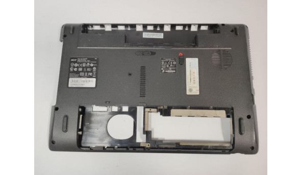 Нижня частина корпуса для ноутбука Acer Aspire 5733, PEW71, 15.6", AP0FO000N001, Б/В. Є тріщина (фото) та зламані кріплення.