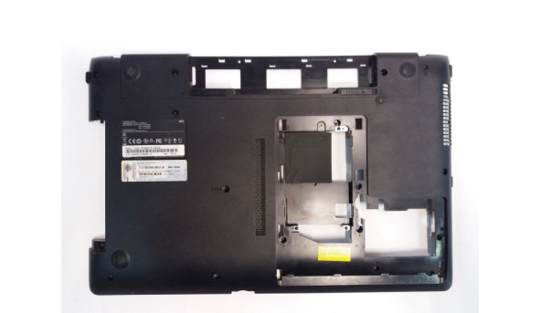 Нижня частина корпуса для ноутбука Samsung NP305E7A, BA75-03350A, Б/В.  Всі кріплення цілі.Тріщина над батареєю (фото)