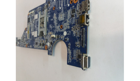 Материнская плата HP Pavilion g4-1000, g6-1000, g7-1000 DA0R13MB6E0 Rev:E Стан: Материнська плата тестована, стартує, не має підсвітки (перегнило 4 контакти фото) Без гарантіїї, на запчастини чи відновлення. - 313895