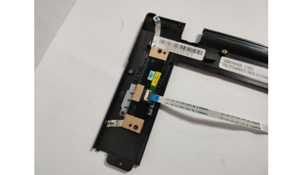 Верхня накладка на середню панель, для ноутбука Lenovo ThinkPad L520, 15.6", 04W0372, 3DGC8TALV00, Б/В. В хорошому стані. Продається з кнопкою включення та мультимедійними кнопками. - 314541