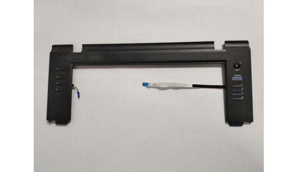 Верхня накладка на середню панель, для ноутбука Lenovo ThinkPad L520, 15.6", 04W0372, 3DGC8TALV00, Б/В. В хорошому стані. Продається з кнопкою включення та мультимедійними кнопками.