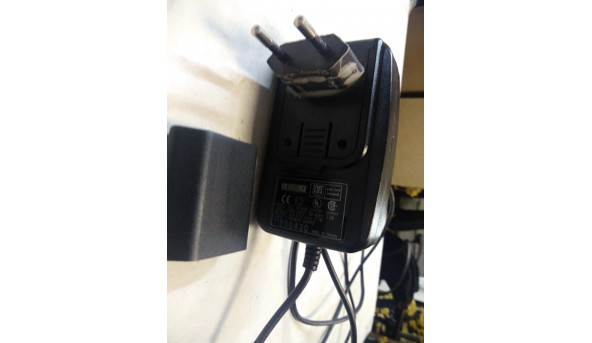 Універсальний блок живлення Level, LP-604, 4.6-9.1V, Б/У - 314777