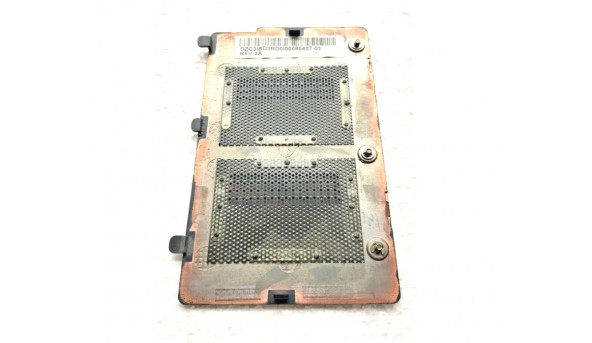 Сервісна кришка для ноутбука Toshiba Satellite P300, P305, DZC3IBD3RD, 3IBD3RD0I000, Б/В. Всі кріплення цілі. Без пошкоджень - 315038