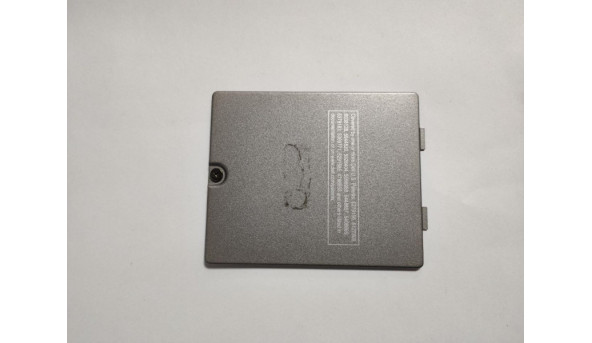 Сервісна кришка RAM для ноутбука Dell Latitude D600, 600M, 14.0", 0N0441, 3ljm2rdwi00, б/у. В хорошому стані.