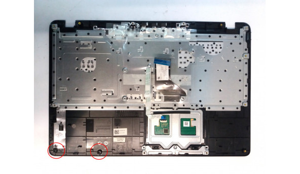 Середня частина корпуса для ноутбука Acer Aspire ES1-533, ES1-523, 15.6", AP1NX000400-HA25, FA1NX000400-1, б/в. Погнутє кріплення клавіатури та тачпада. Зламано 2 кріплення. Клавіатура протестована, робоча - 315471