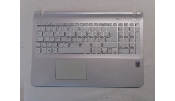 Середня частина корпуса для ноутбука Sony Vaio SVF15, SVF153, 3PHKDPHN030, 149241031DE 9Z.NAEBQ.10G, Б/В, клавіатура робоча, пошкоджені кріплення (фото)