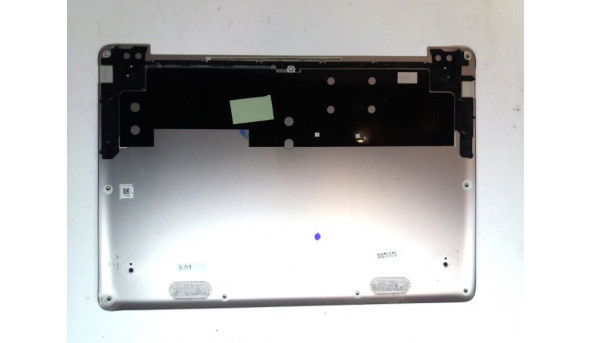 Нижня частина корпусу для ноутбука Asus UX330C, U330CA, U330CAK,13NB0CP1AM0401 Б/В.   Всі кріплення цілі. Вмятина справа знизу.