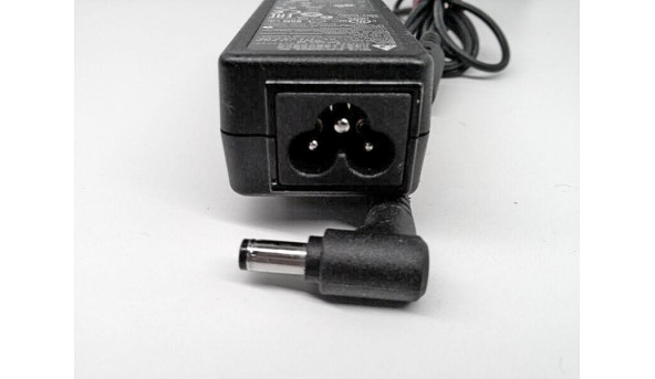 Зарядка для ноутбука Delta Electronics ADP-40KD BB, 40 W, 19.0V, 2.1A, Б/В - 315869