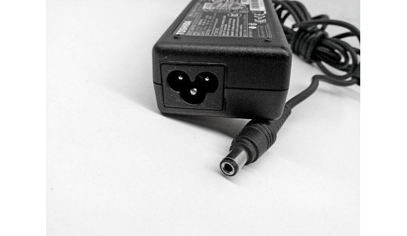 Зарядка для ноутбука Toshiba PA3754E-1AC3, 60W, 15.0V, 4.0A, оригінал, Б/В - 315917