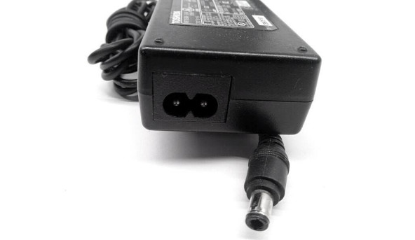 Зарядка для ноутбука Toshiba PA3215U-1ACA, 75W, 15.0V, 5.0A, оригінал, Б/В - 315919
