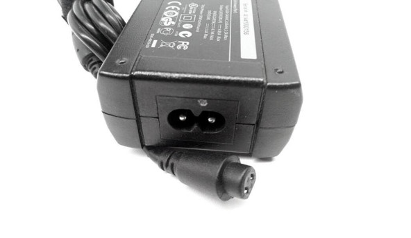 Універсальна Зарядка для ноутбука Kensington AC Adapter, M01100, 90W, 16, 19V, 4.74/4.89A, USB Port 5V, 1.0А, Б/В - 315924