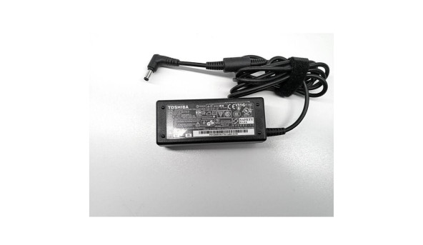 Зарядка для ноутбука Toshiba SADP-65KB A, 64W, 19.0V, 3.42A. Оригінал, Б/В