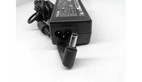 Зарядка для ноутбука Toshiba SADP-65KB A, 64W, 19.0V, 3.42A. Оригінал, Б/В - 315967