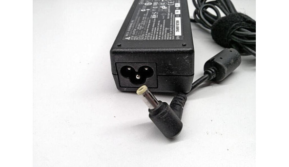 Зарядка для ноутбука Delta Electronics SADP-65KB B, 65W, 19.0V, 3.42A, Б/В - 315985