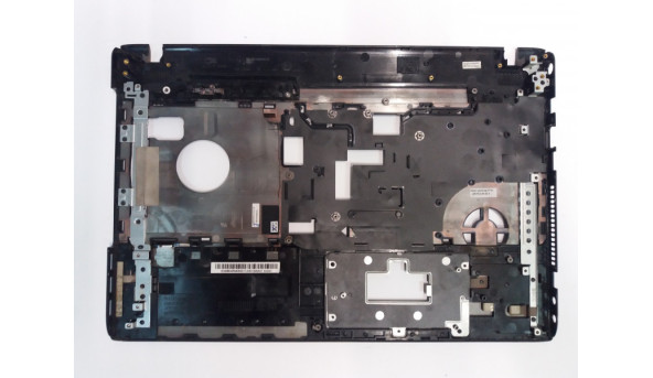 Нижня частина корпуса для ноутбука Sony SVE171A11M, SVE171B11M, SVE171C11M, 604RM06,  Б/В. Зламано 2-ва кріплення (фото).