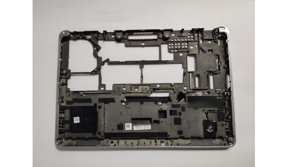 Нижня частина корпуса для ноутбука Dell Latitude E7240, 12.5", AM0VM000101, CN-0YKG9J, б/в. В хорошому стані, без пошкодженнь.
