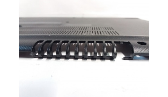 Нижня частина корпуса для ноутбука Acer Aspire 5 A515-52, 60.H14N2.001, AP2CE000300, Б/В, пошкоджено 2 кріплення та решітка радіатора (фото) - 316922