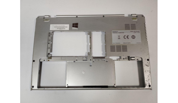 Нижня частина корпуса для ноутбука Sony Vaio SVT131A11M, 13.3", 4-430-307, 60.4UJ02.003, Б/В. Є подряпини (фото).