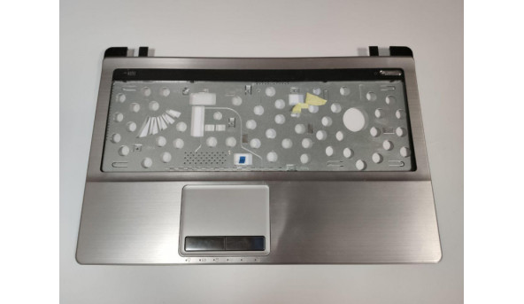 Середня чаcтина корпуса для ноутбука Asus X53S, 15.4", 13GN3C3AM012-1, Б/В. Є зламані кріплення (фото), та невелика деформація (фото).