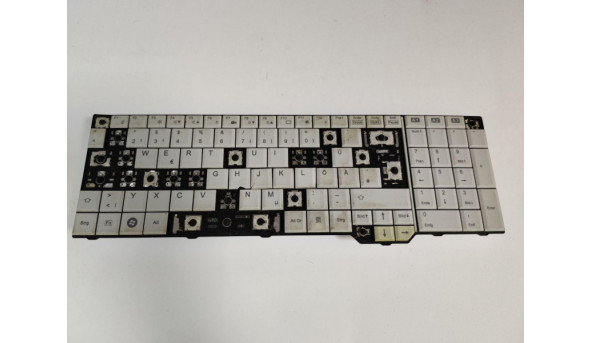 Клавіатура для ноутбука Fujitsu Siemens Amilo Pi3660, 18.4", б/в. Протестована, робоча. В хорошому стані. Відсутні клавіші, та є пошкодження у вигляді удару (фото).