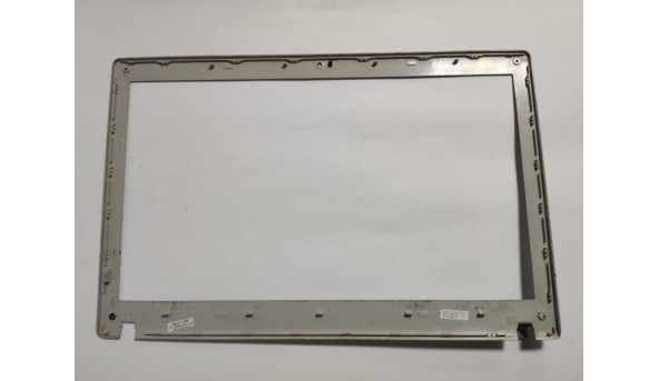 Рамка матриці для ноутбука для ноутбука Samsung RV720, NP-RV720, 17.3", BA75-03077A, б/в. Є потертості, відсутня права заглушка та є тріщина (фото) - 318789