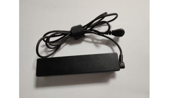 Зарядка, блок живлення для ноутбука Fujitsu, Model: PXW1637N, Input: 100-240V--1.3A, 50-60Hz, Output: 16V, 3.75A, 60W, Б/В