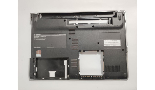 Нижня частина корпуса для ноутбука Sony Vaio SVE14A, SVE14AG17W, SVE14A36CAS, 14.0", 012-101A-8980-A, б/в. В хорошому стані, без пошкодженнь.