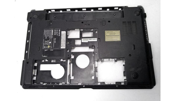 Нижня частина корпуса для ноутбука Medion Akoya P7812 (MD 98770), 17.3", 39.4N002, Б/В