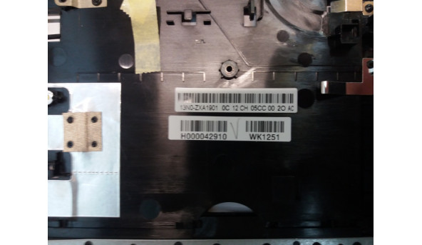 Середня частина корпусу ноутбука Toshiba Satellite L875, L875-S7243 ,H000042910, Б/В. Всі кріплення цілі, незначні подряпини. - 319128